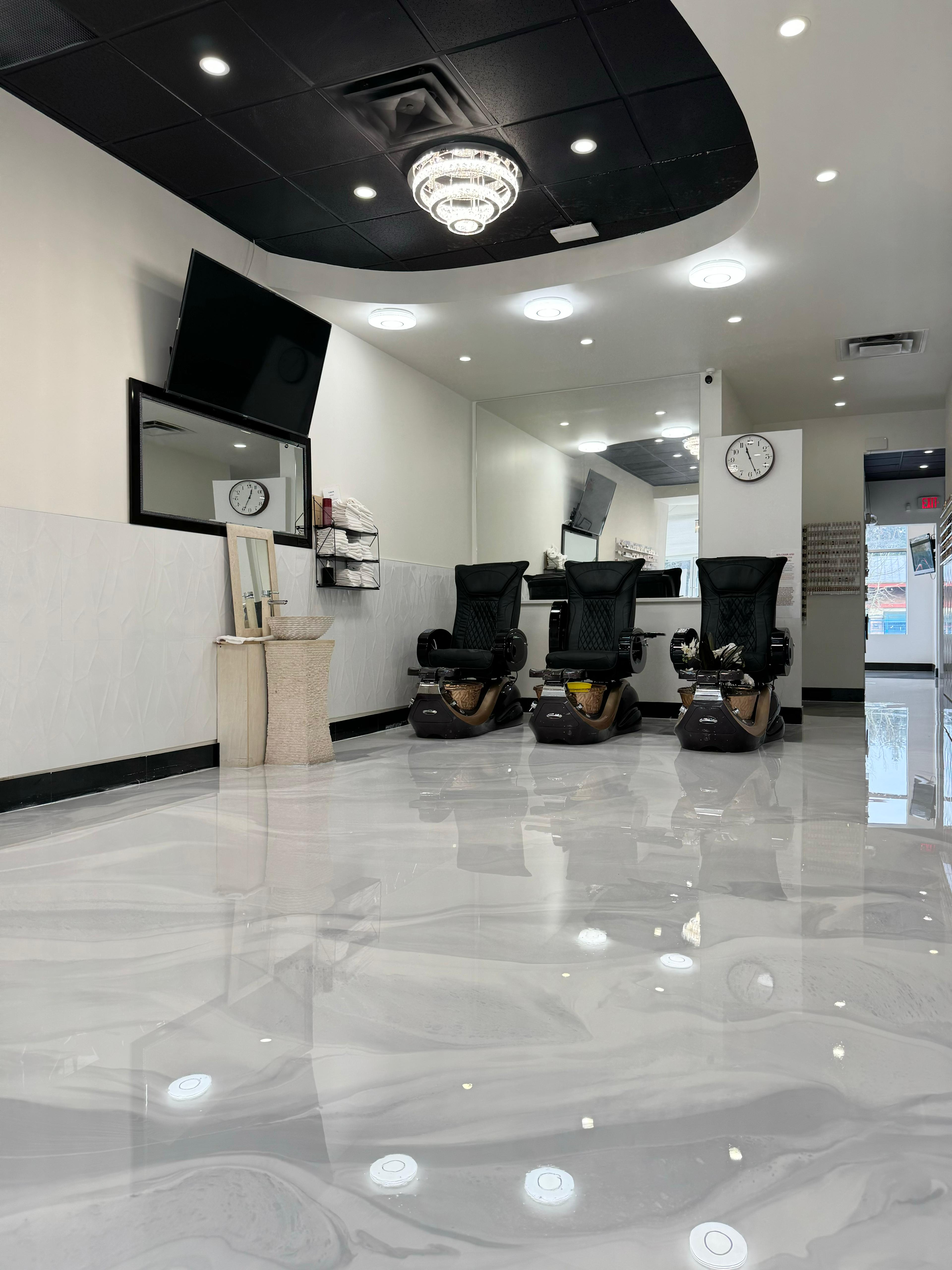 metallic epoxy flooring Vancouver example 6 by Deluxe Coating